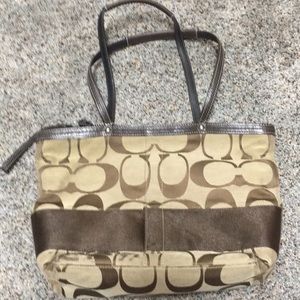 Coach zippered tote / shoulder bag